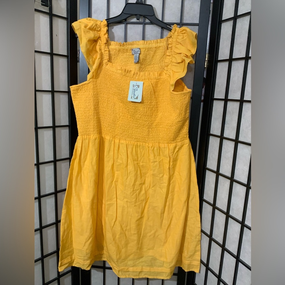 NWT Studio West Yellow Smocked Puff Sleeve Midi Dress